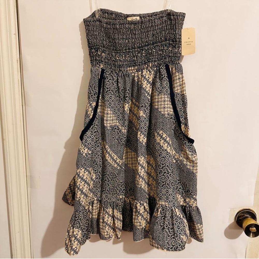 F21 | Dress | Smocked Taupe/Navy with Pockets - Picture 5 of 5